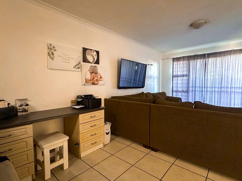 2 Bedroom Property for Sale in Fairview Golf Estate Western Cape